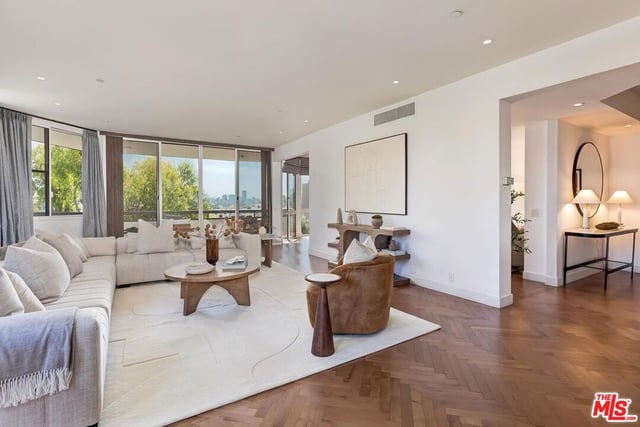300 N Swall Drive 452, Beverly Hills, CA 90211 — photo 4 of 26