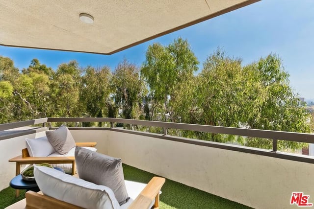 300 N Swall Drive 452, Beverly Hills, CA 90211 — photo 5 of 26