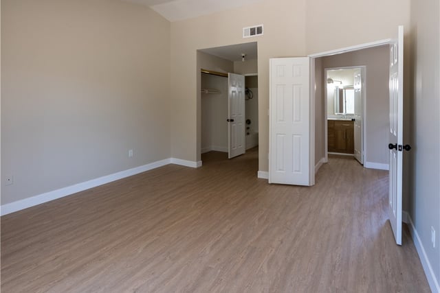 28102 Bob White Circle 4, Saugus, CA 91350 — photo 11 of 18