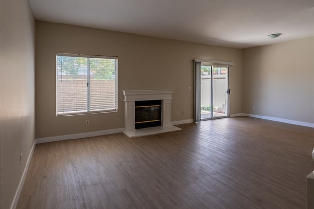 28102 Bob White Circle 4, Saugus, CA 91350 — photo 3 of 18