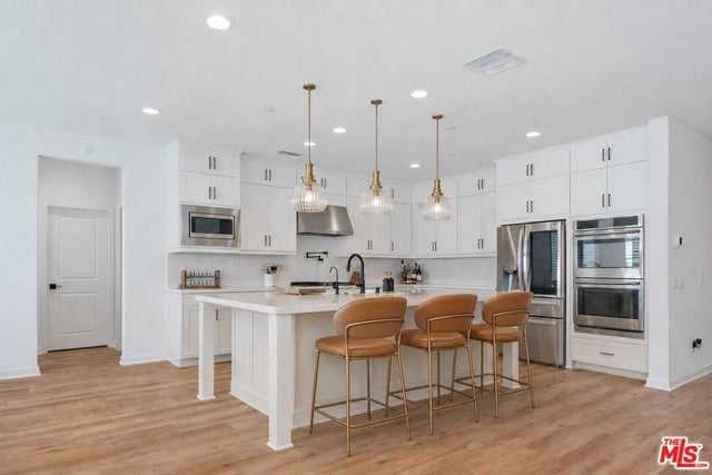 18130 Radiance Lane, Santa Clarita, CA 91350 — photo 6 of 24