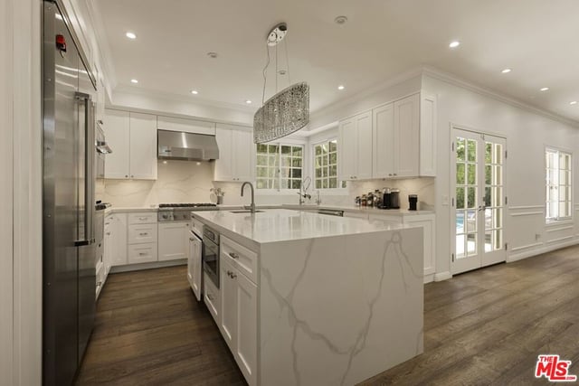 15916 Daniel Lane, Encino, CA 91436 — photo 5 of 19