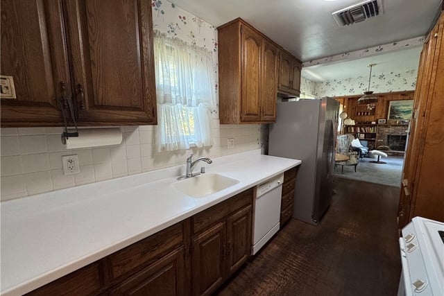7039 Hesperia, Reseda, CA 91335 — photo 12 of 42