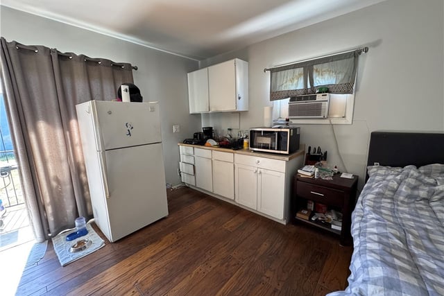 7039 Hesperia, Reseda, CA 91335 — photo 41 of 42