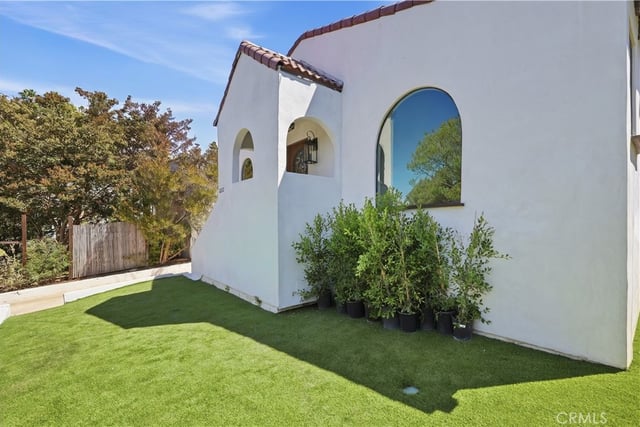 1222 Princeton Drive, Glendale, CA 91205 — photo 3 of 35