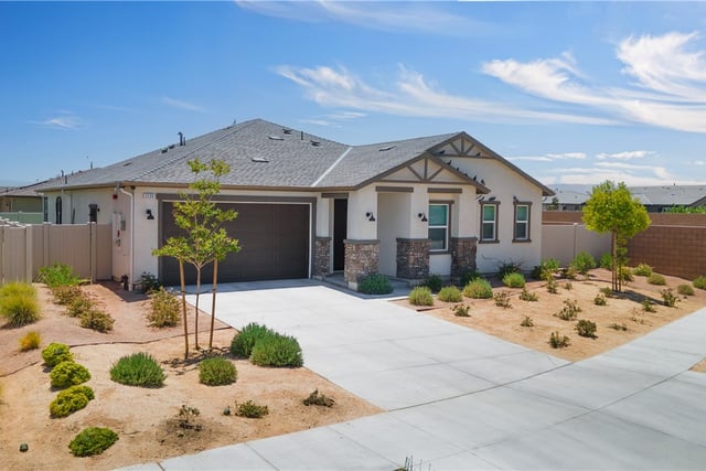3230 Emerald Ln, Lancaster, CA 93535 — photo 2 of 38