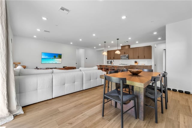3230 Emerald Ln, Lancaster, CA 93535 — photo 8 of 38