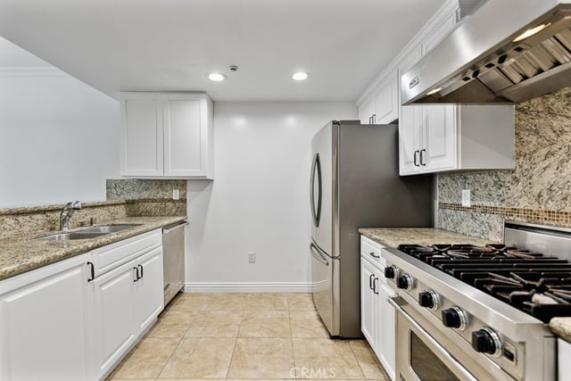 908 S Ardmore Avenue 304, Los Angeles, CA 90006 — photo 10 of 31