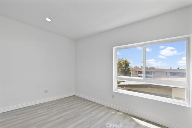 908 S Ardmore Avenue 304, Los Angeles, CA 90006 — photo 12 of 31