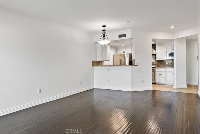 908 S Ardmore Avenue 304, Los Angeles, CA 90006 — photo 4 of 31