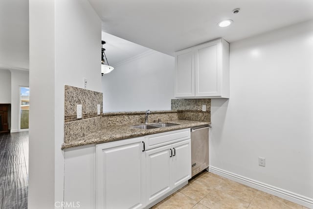 908 S Ardmore Avenue 304, Los Angeles, CA 90006 — photo 9 of 31