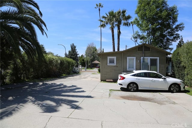 398 N Holliston Avenue, Pasadena, CA 91106 — photo 5 of 8