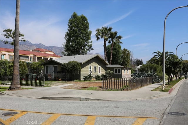 398 N Holliston Avenue, Pasadena, CA 91106 — photo 7 of 8