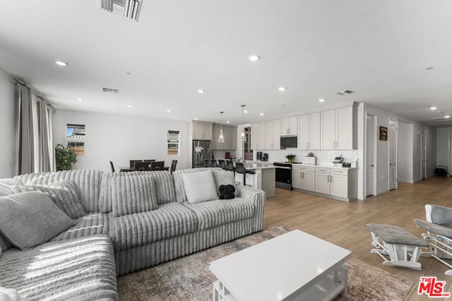 42831 Coronet Drive, Lancaster, CA 93536 — photo 10 of 40