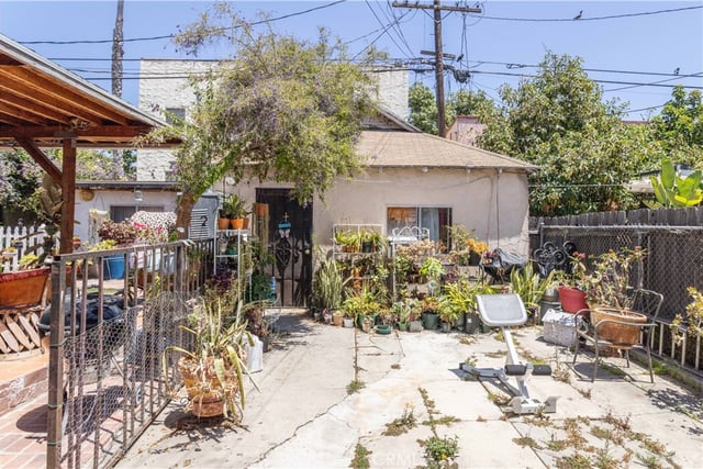142 N Vendome Street, Los Angeles, CA 90026 — photo 8 of 31