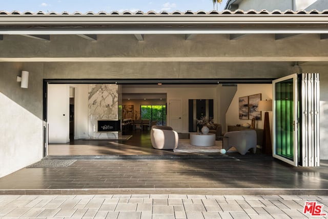 18065 Boris Drive, Los Angeles, CA 91316 — photo 6 of 37