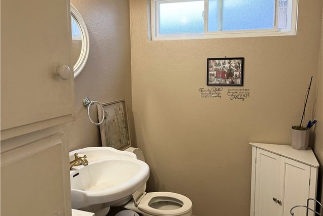 3560 San Simeon Avenue, Oxnard, CA 93033 — photo 9 of 19