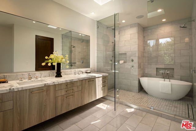 527 Norwich Drive, West Hollywood, CA 90048 — photo 15 of 21