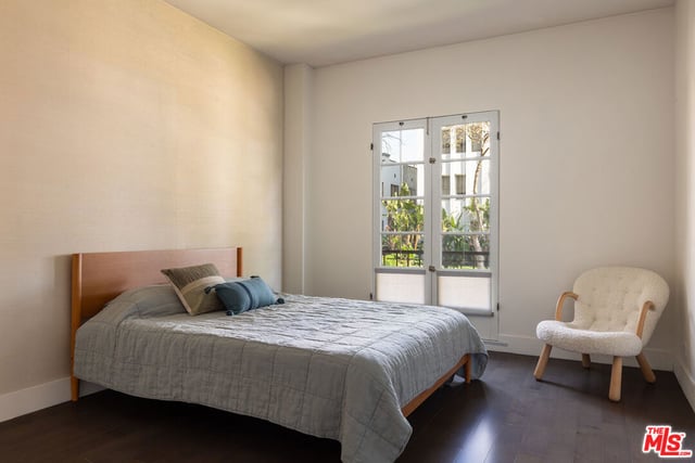 109 N Sycamore Avenue 102, Los Angeles, CA 90036 — photo 12 of 26