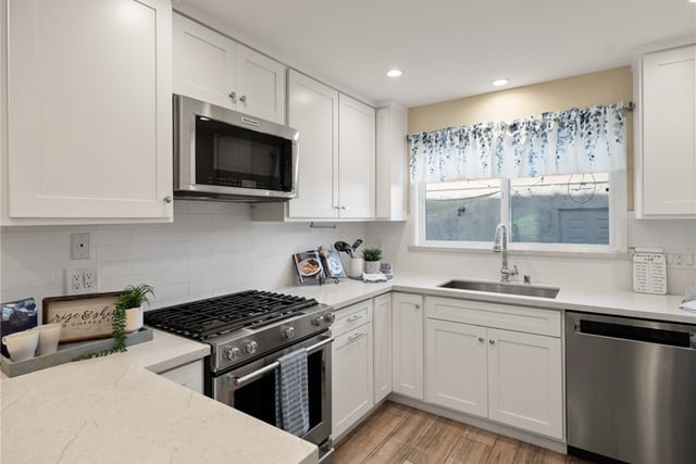 28009 Ridgebluff Court, Rancho Palos Verdes, CA 90275 — photo 16 of 41