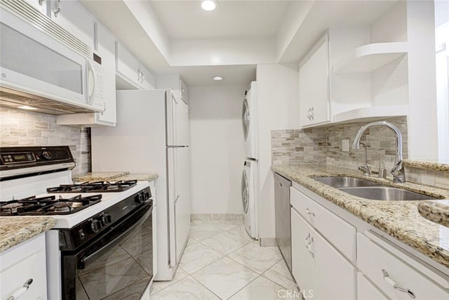 460 Oak Street 203, Glendale, CA 91204 — photo 6 of 38