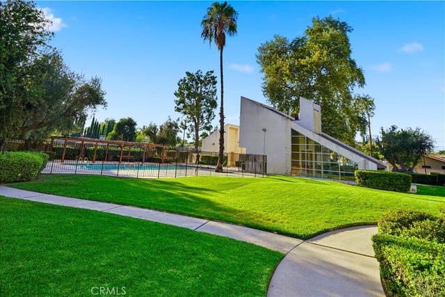7651 Reseda 13-T, Los Angeles, CA 91335 — photo 23 of 28