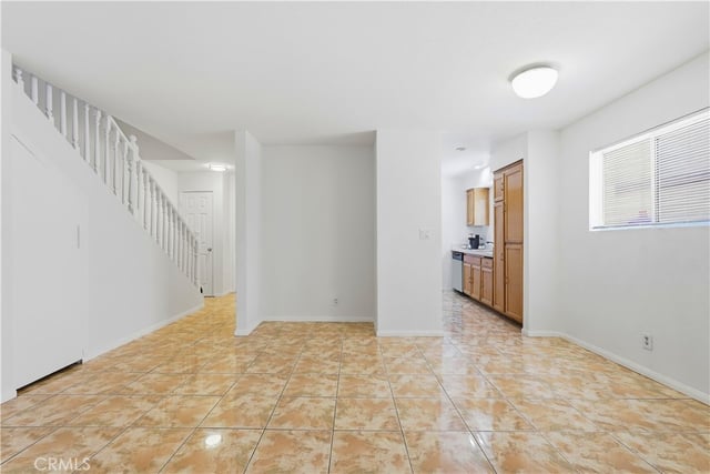 7651 Reseda 13-T, Los Angeles, CA 91335 — photo 3 of 28