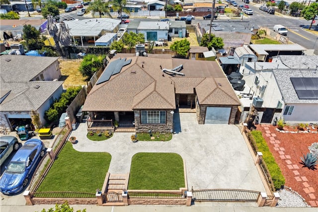 1307 S Cliveden, Compton, CA 90220 — photo 4 of 24