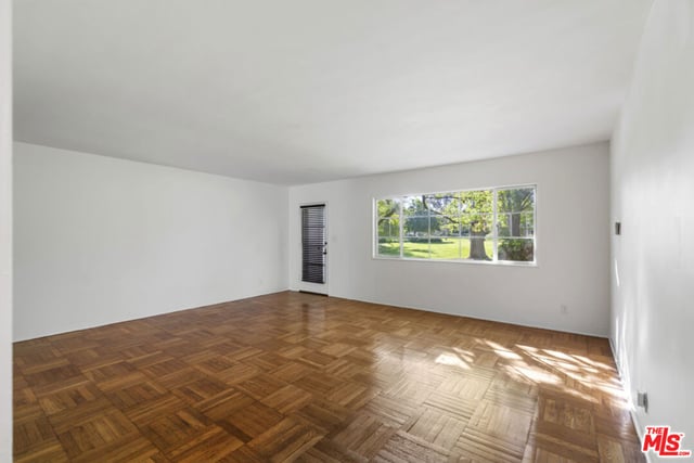 5165 Village, Los Angeles, CA 90016 — photo 5 of 16