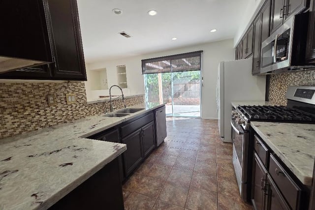 4440 Las Veredas Place, Camarillo, CA 93012 — photo 12 of 44