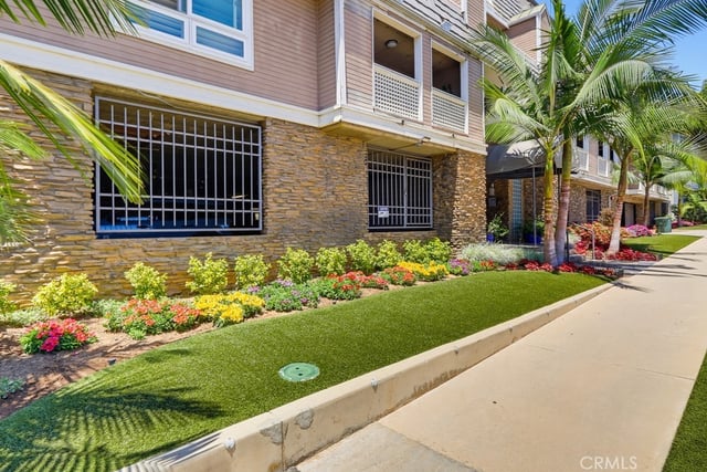 1355 Loma Avenue 311, Long Beach, CA 90804 — photo 5 of 63