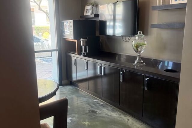 300 E 4th Street 208, Long Beach, CA 90802 — photo 18 of 26
