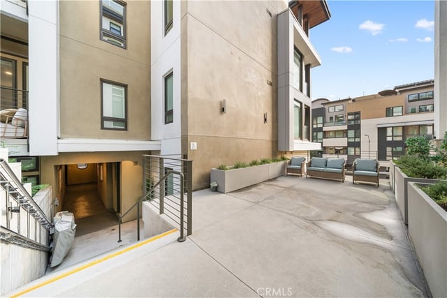 709 E Walnut Street 214, Pasadena, CA 91101 — photo 56 of 60