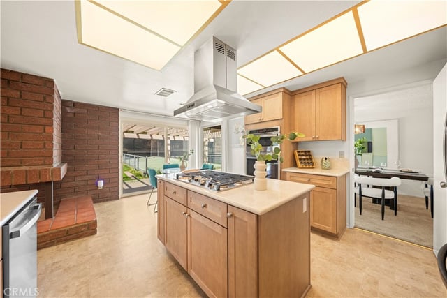 915 Kilmary, Glendale, CA 91207 — photo 10 of 40