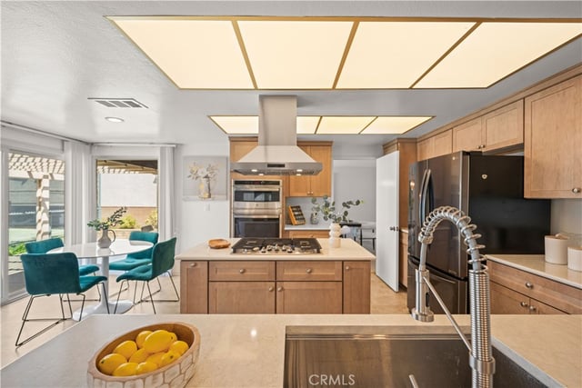 915 Kilmary, Glendale, CA 91207 — photo 12 of 40