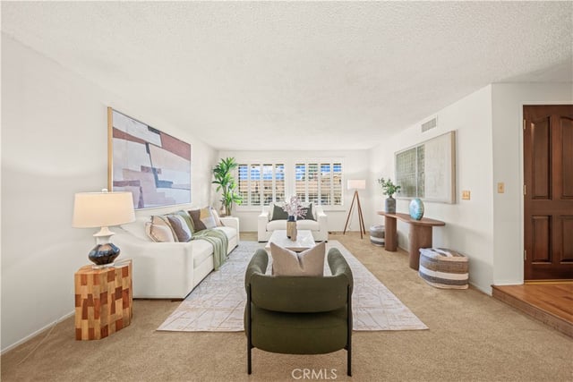 915 Kilmary, Glendale, CA 91207 — photo 4 of 40