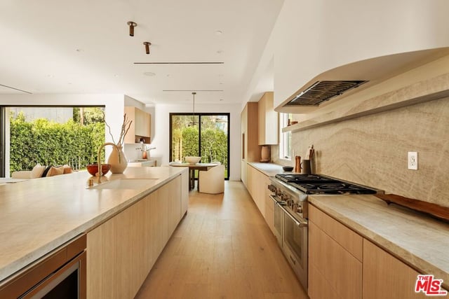 1758 S Holt Avenue, Los Angeles, CA 90035 — photo 18 of 47