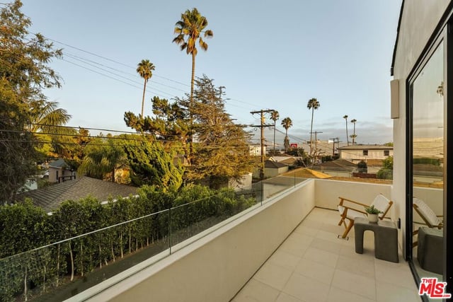 1758 S Holt Avenue, Los Angeles, CA 90035 — photo 26 of 47