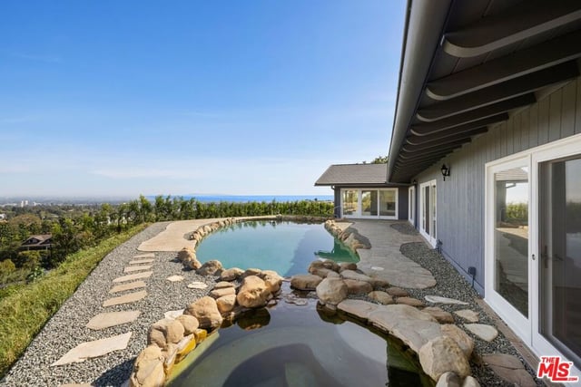 1680 Alta Mura Road, Pacific Palisades, CA 90272 — photo 28 of 45