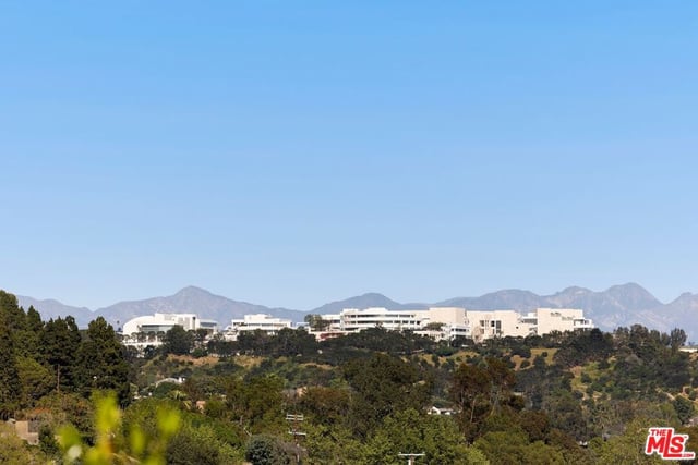 1680 Alta Mura Road, Pacific Palisades, CA 90272 — photo 41 of 45