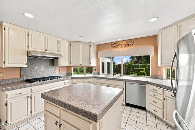 12675 Misty Grove Street, Moorpark, CA 93021 — photo 24 of 69