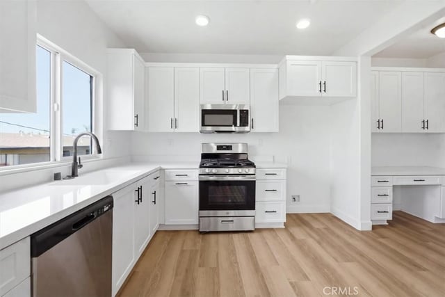 521 N Lark Ellen D, Covina, CA 91722 — photo 4 of 22