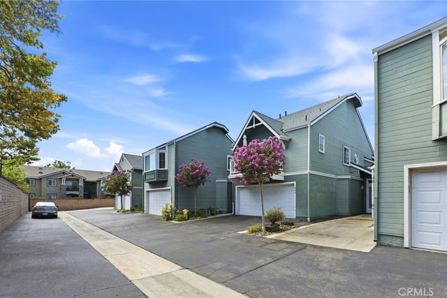 1842 Rory Lane 4, Simi Valley, CA 93063 — photo 4 of 43