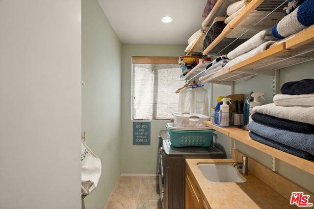 2005 Walnut Avenue, Venice, CA 90291 — photo 15 of 48