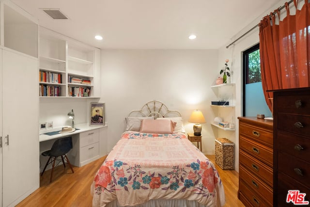 2005 Walnut Avenue, Venice, CA 90291 — photo 18 of 48