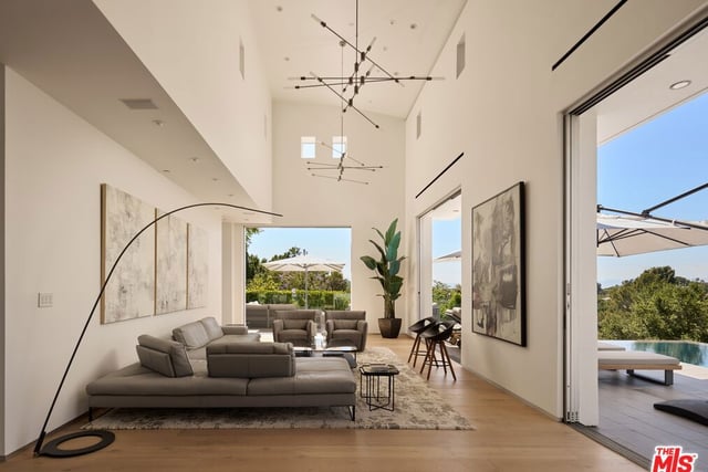2750 Cardwell Place, Los Angeles, CA 90046 — photo 8 of 25