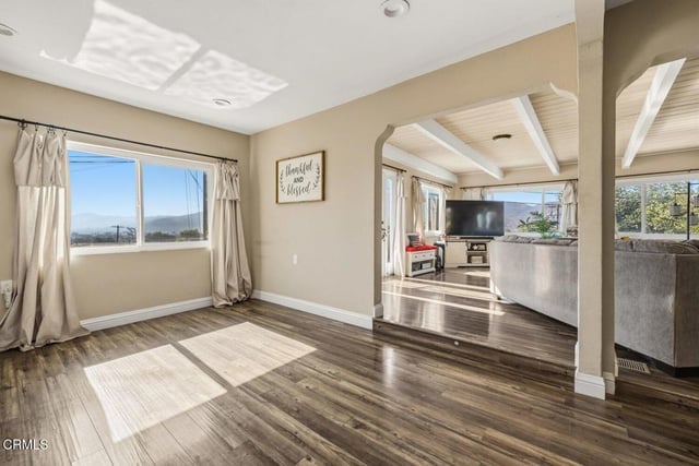 950 N 10th Street, Santa Paula, CA 93060 — photo 7 of 34