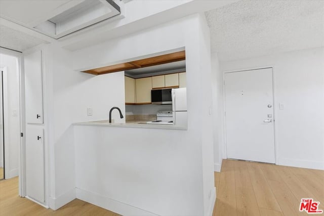 1440 Veteran Avenue 348, Los Angeles, CA 90024 — photo 2 of 16