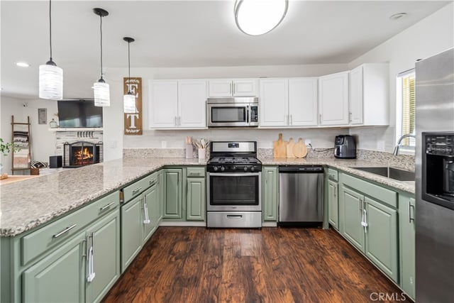 1050 W Avenue J6, Lancaster, CA 93534 — photo 9 of 33