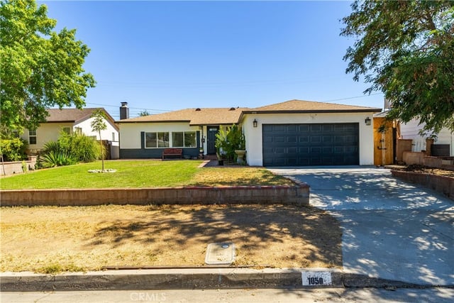 1050 W Avenue J6, Lancaster, CA 93534 — photo 2 of 33